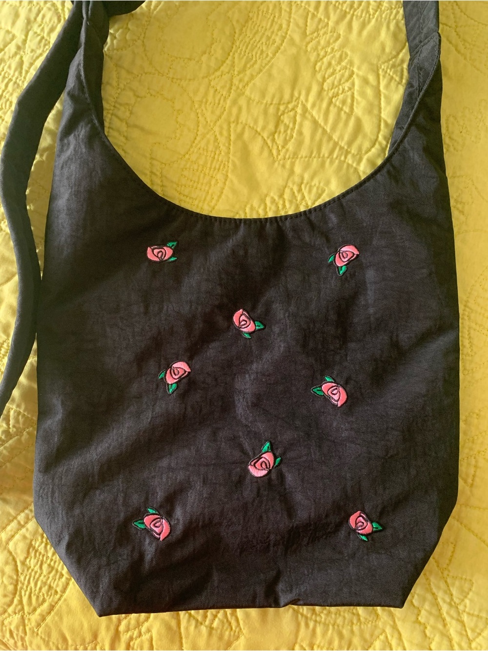 BAGGU small sling bag EUC